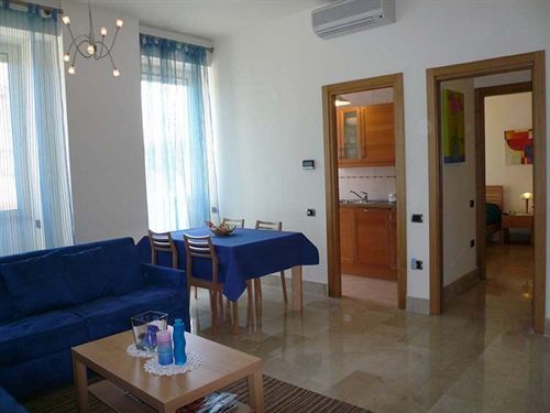 Lux Apartahotel